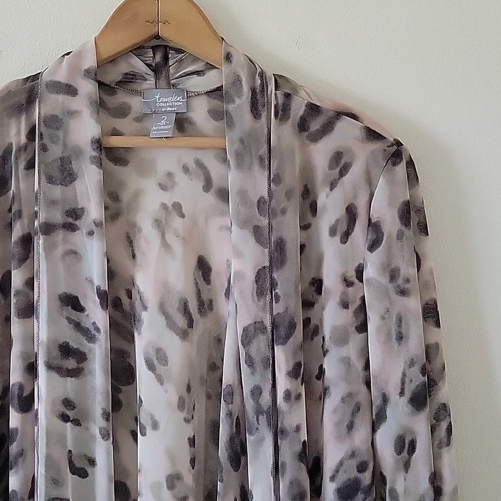 Chico's Travelers Sheer Mesh Animal Print Open Front Topper Cardigan Size Large - Picture 2 of 6